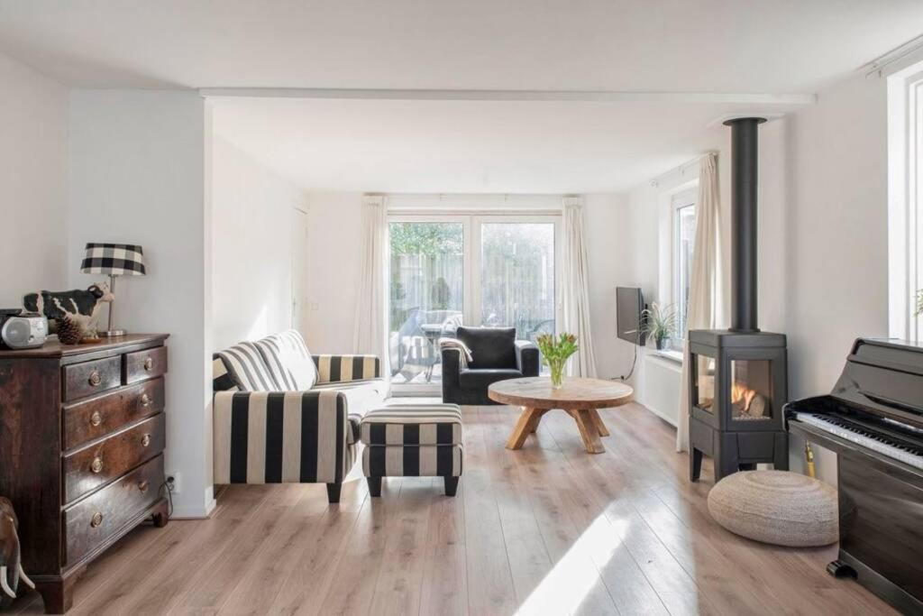 Klaproos Bergen Nh Villa Bagian luar foto